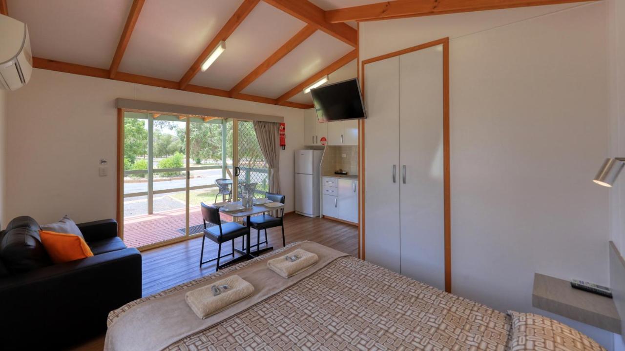 Cobar Caravan Park Екстериор снимка