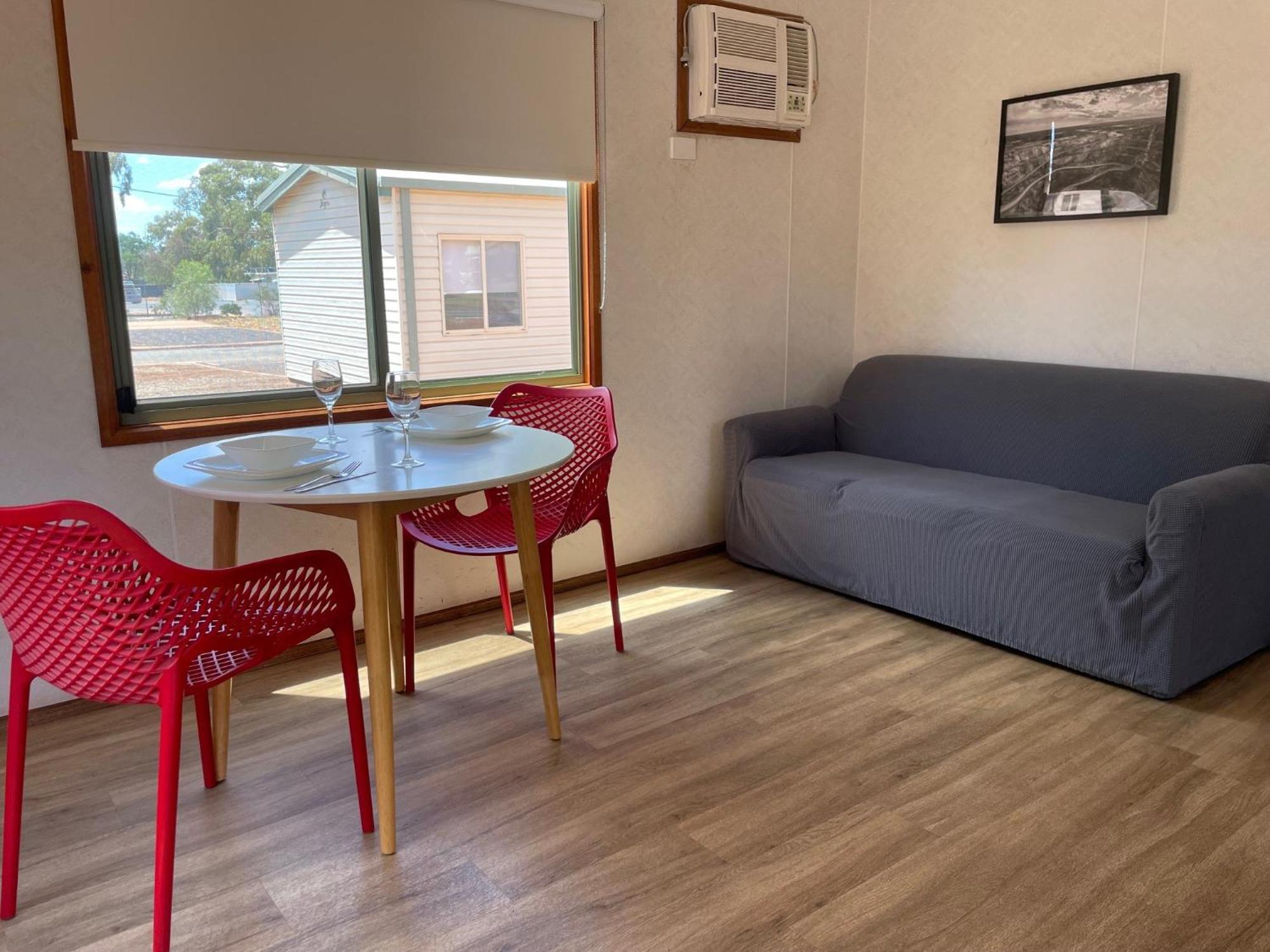 Cobar Caravan Park Екстериор снимка