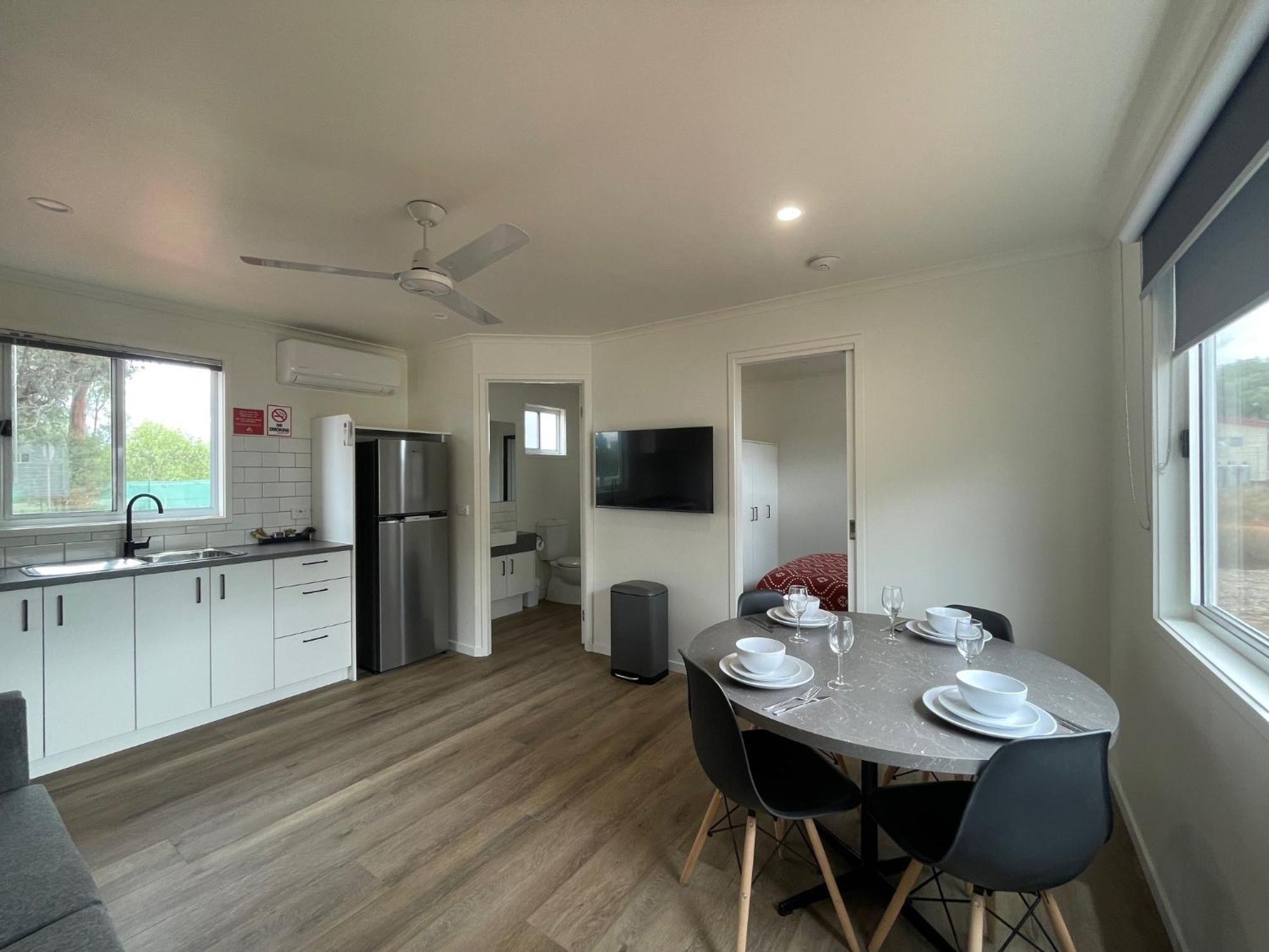 Cobar Caravan Park Екстериор снимка